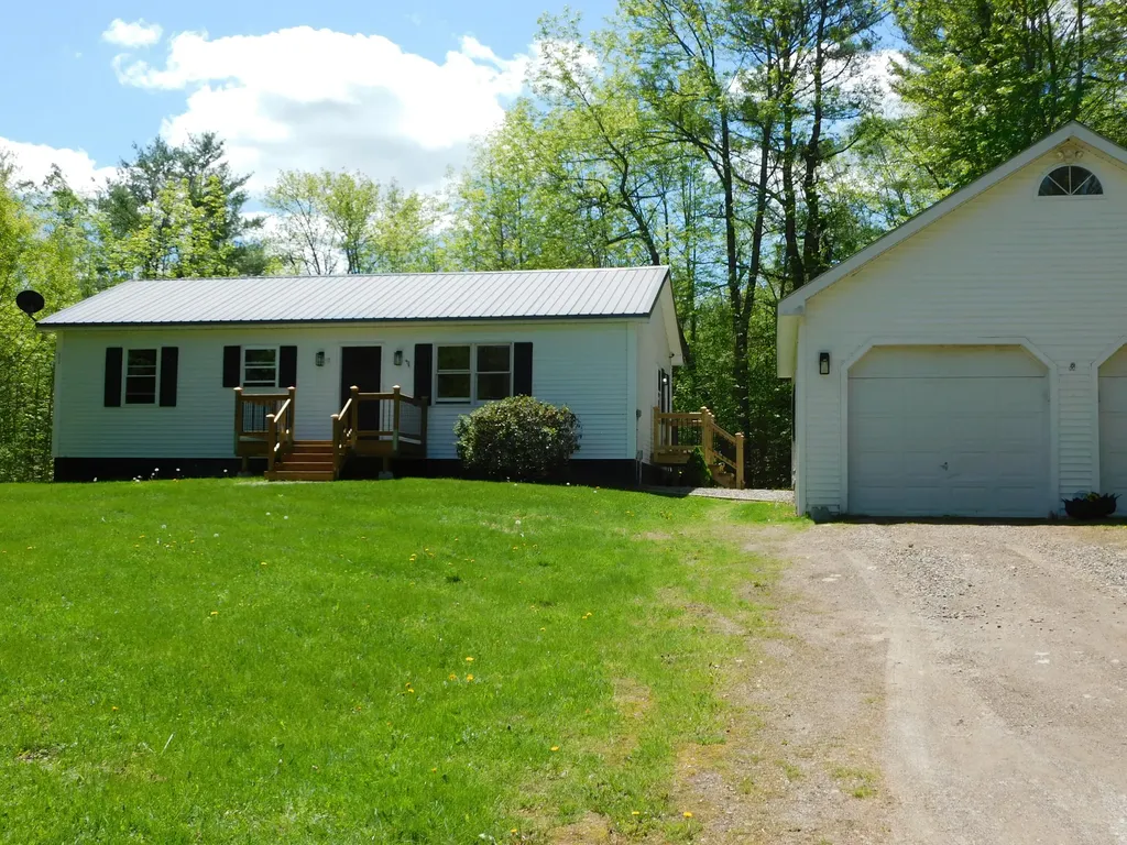 25 Brandy Lane Hudson ME 04449