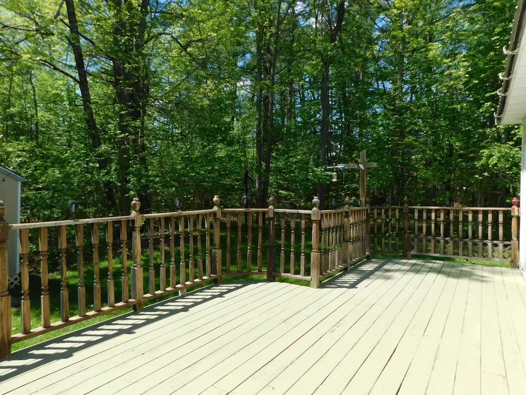 25 Brandy Lane Hudson ME 04449