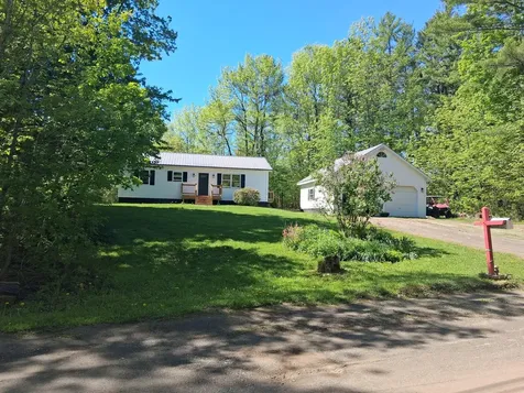 25 Brandy Lane Hudson ME 04449