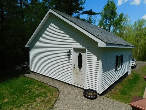 25 Brandy Lane Hudson ME 04449