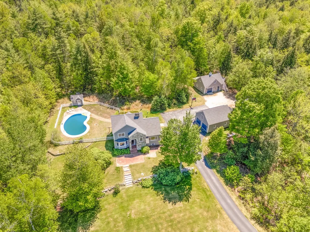 44 Jeffrey Road Minot ME 04258