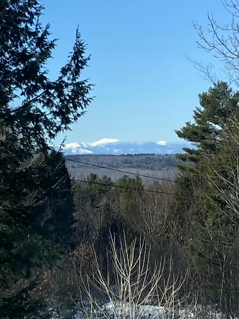 44 Jeffrey Road Minot ME 04258