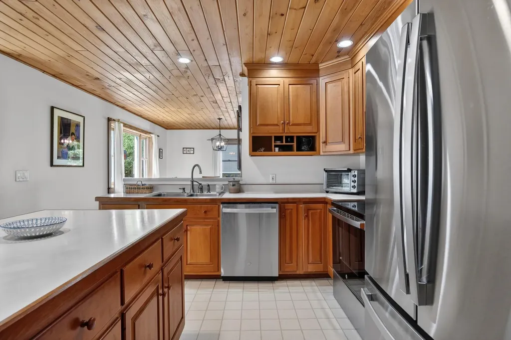 44 Jeffrey Road Minot ME 04258