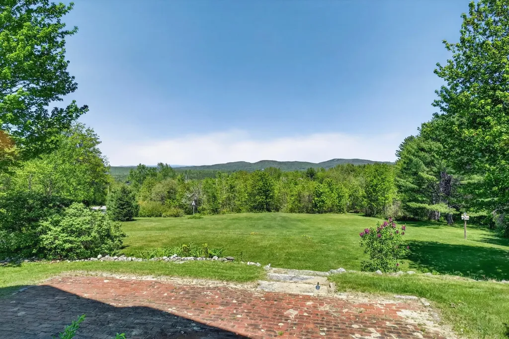 44 Jeffrey Road Minot ME 04258