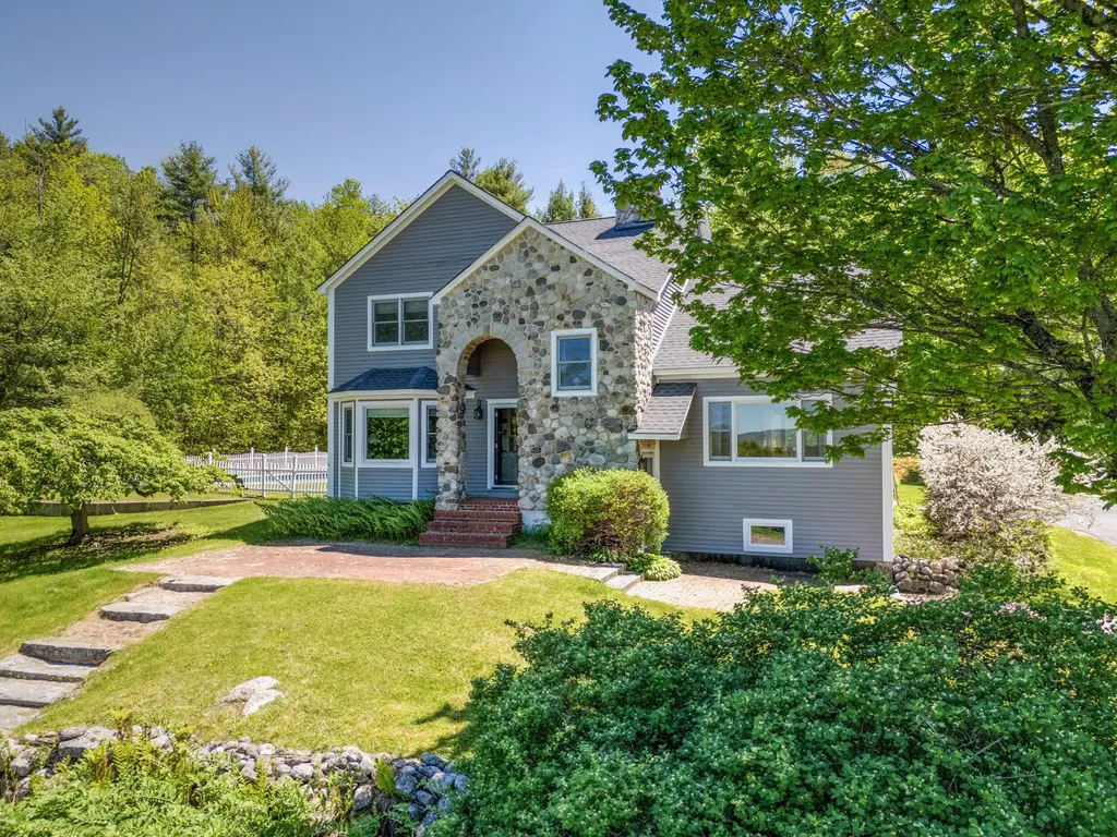 44 Jeffrey Road Minot ME 04258