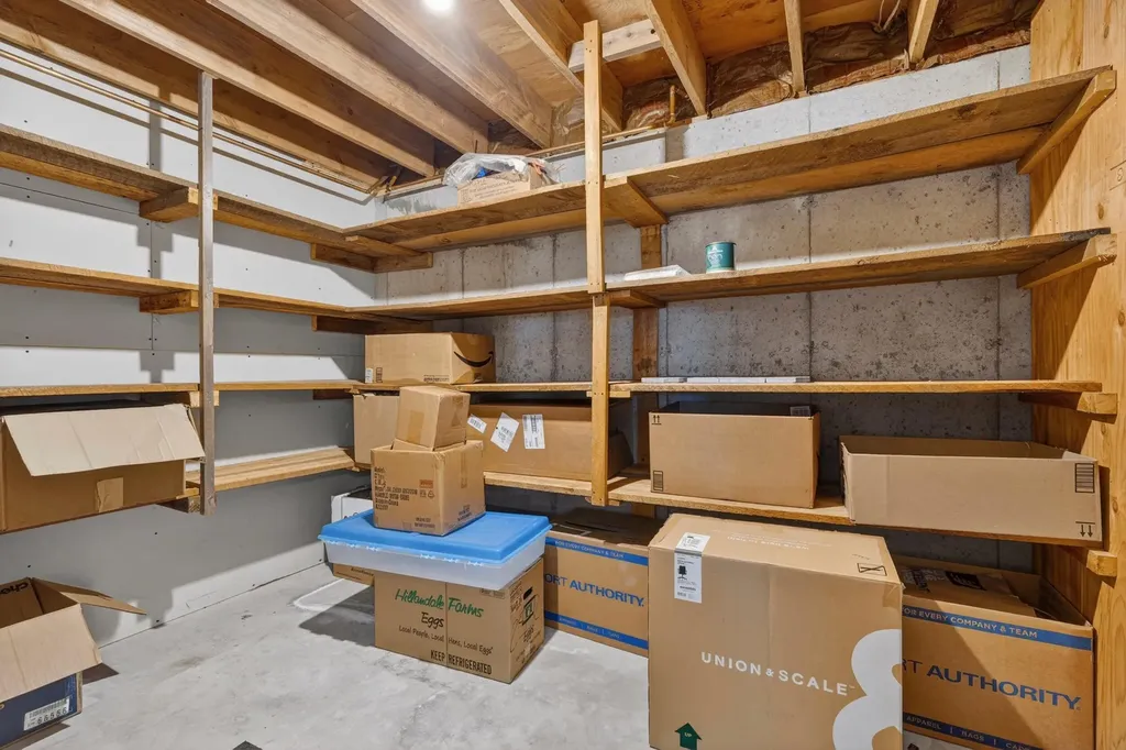 44 Jeffrey Road Minot ME 04258
