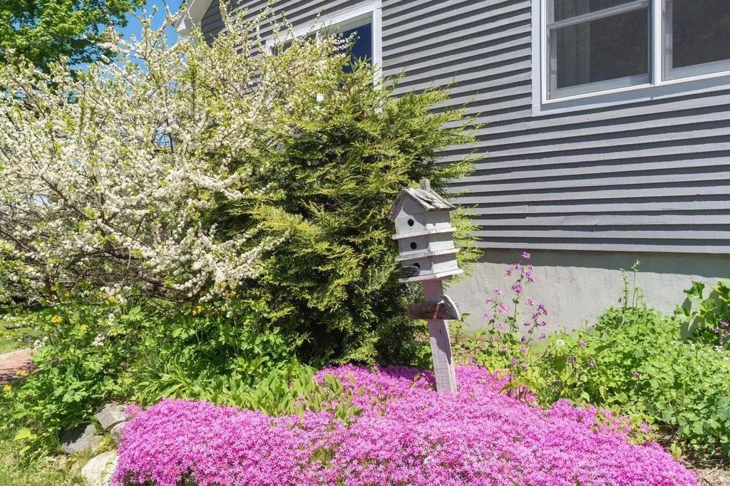 44 Jeffrey Road Minot ME 04258
