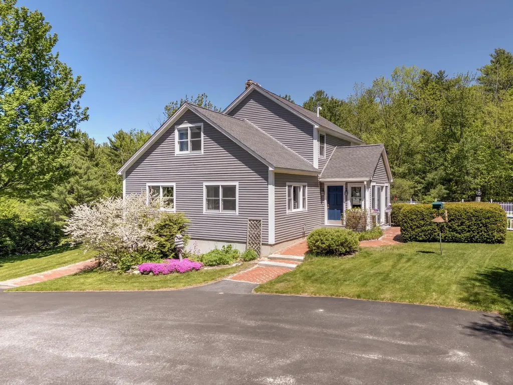 44 Jeffrey Road Minot ME 04258