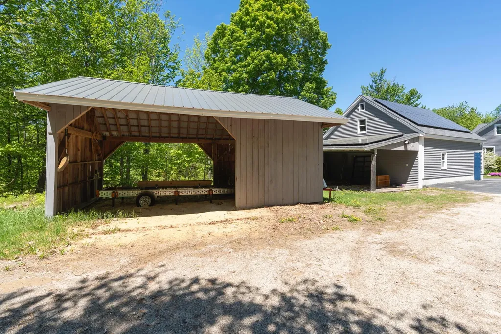 44 Jeffrey Road Minot ME 04258