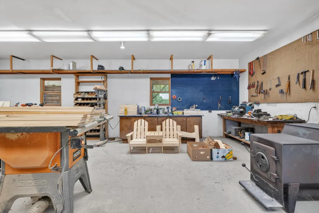 44 Jeffrey Road Minot ME 04258