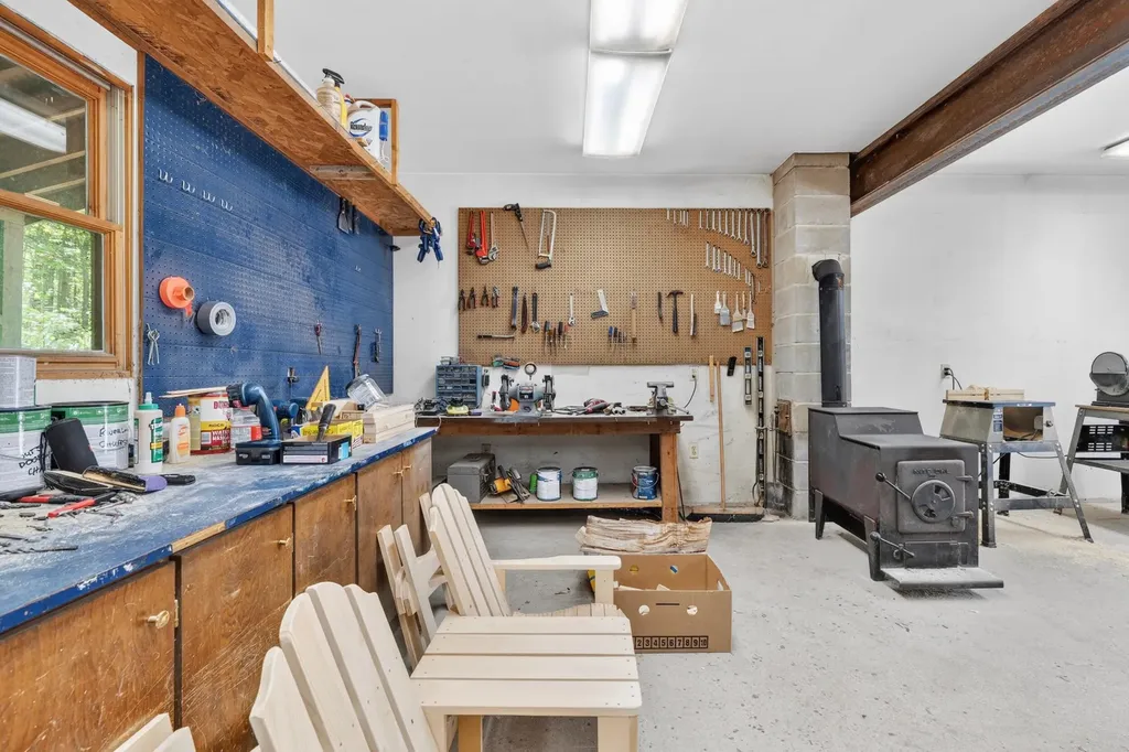 44 Jeffrey Road Minot ME 04258