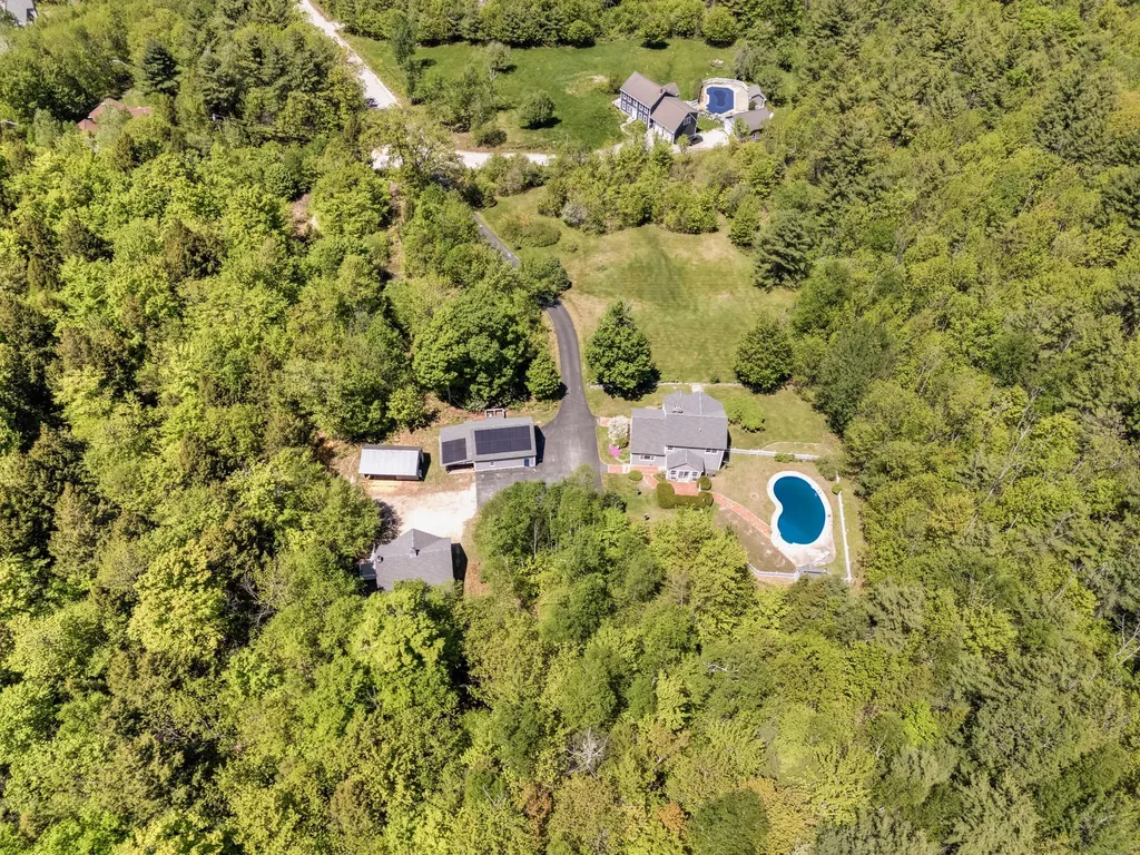 44 Jeffrey Road Minot ME 04258