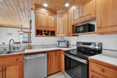 44 Jeffrey Road Minot ME 04258