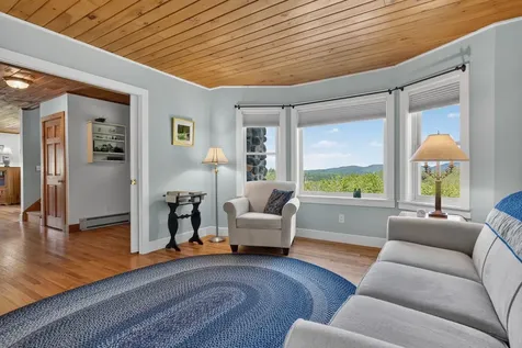 44 Jeffrey Road Minot ME 04258