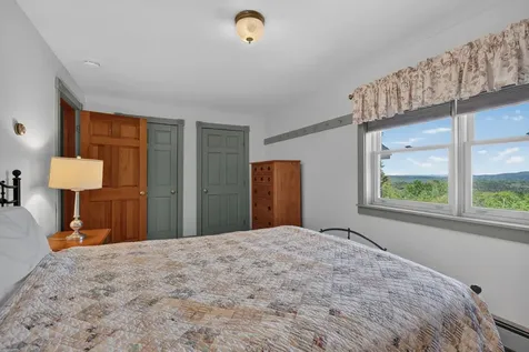 44 Jeffrey Road Minot ME 04258