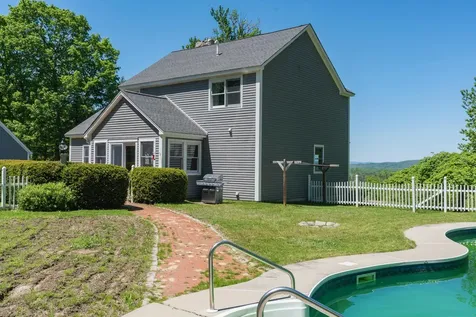 44 Jeffrey Road Minot ME 04258