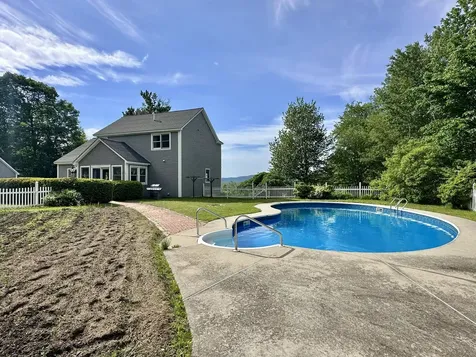 44 Jeffrey Road Minot ME 04258