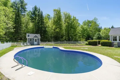 44 Jeffrey Road Minot ME 04258