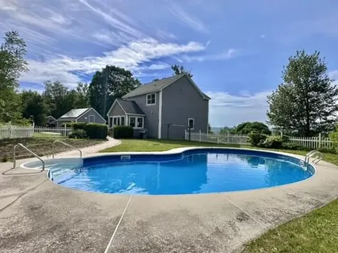 44 Jeffrey Road Minot ME 04258