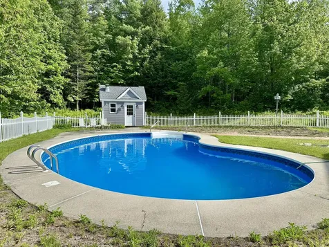 44 Jeffrey Road Minot ME 04258