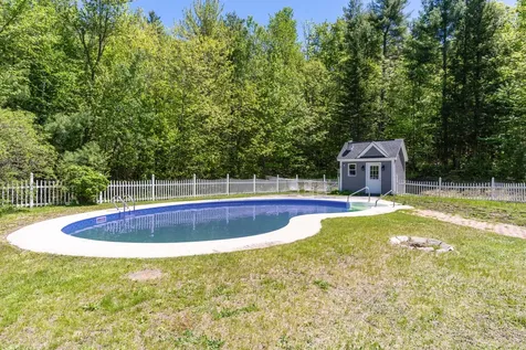 44 Jeffrey Road Minot ME 04258