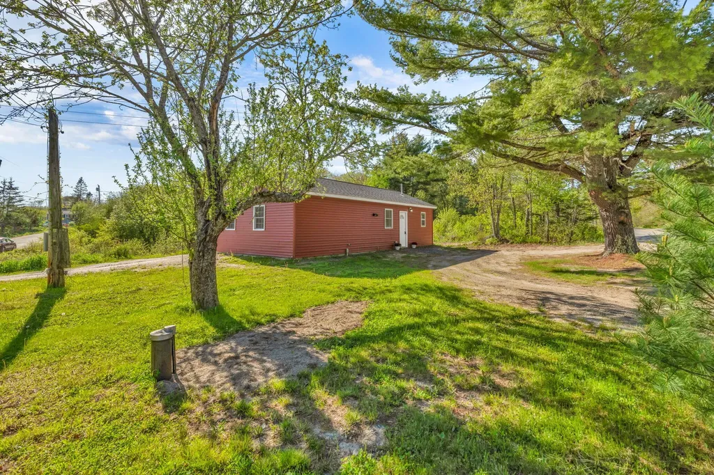 727 N Bend Road Surry ME 04684