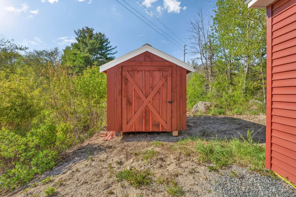 727 N Bend Road Surry ME 04684