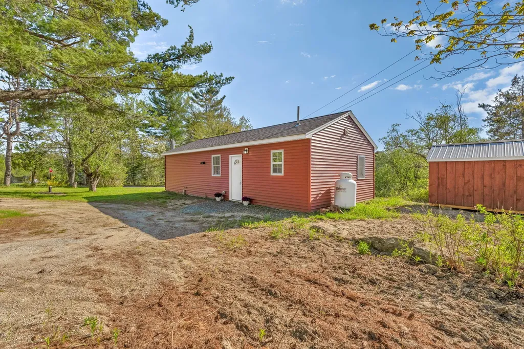 727 N Bend Road Surry ME 04684