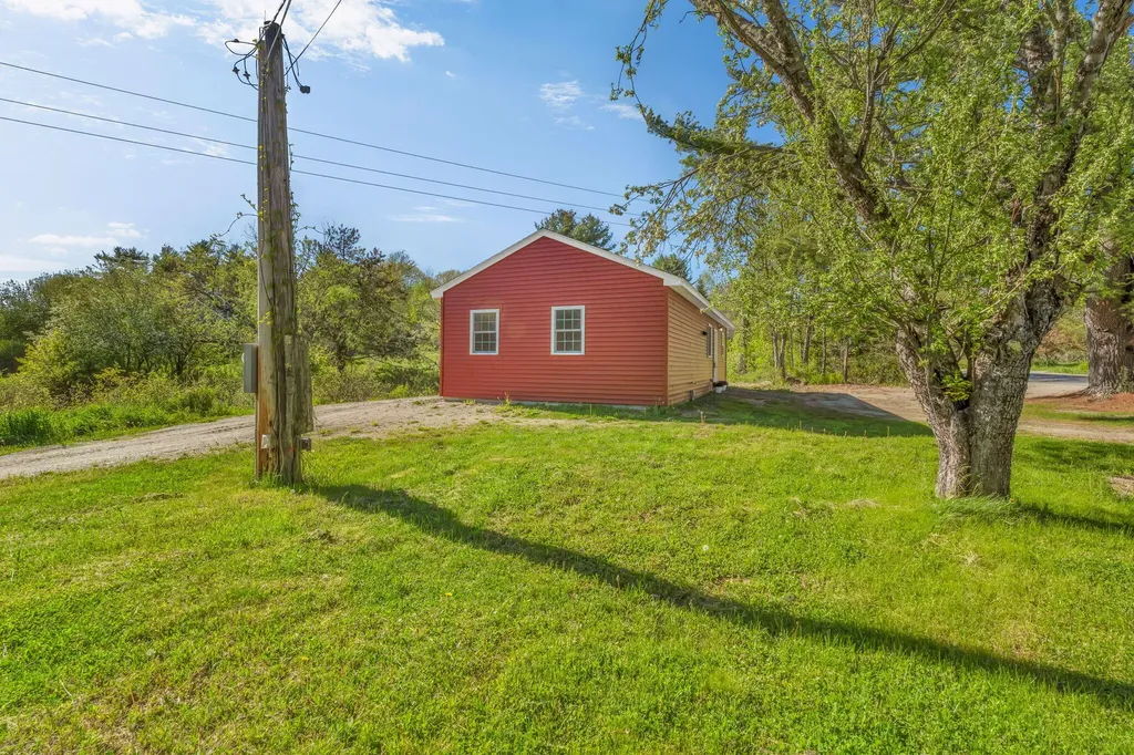727 N Bend Road Surry ME 04684