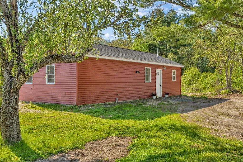 727 N Bend Road Surry ME 04684