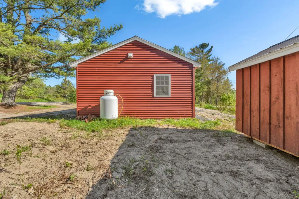 727 N Bend Road Surry ME 04684