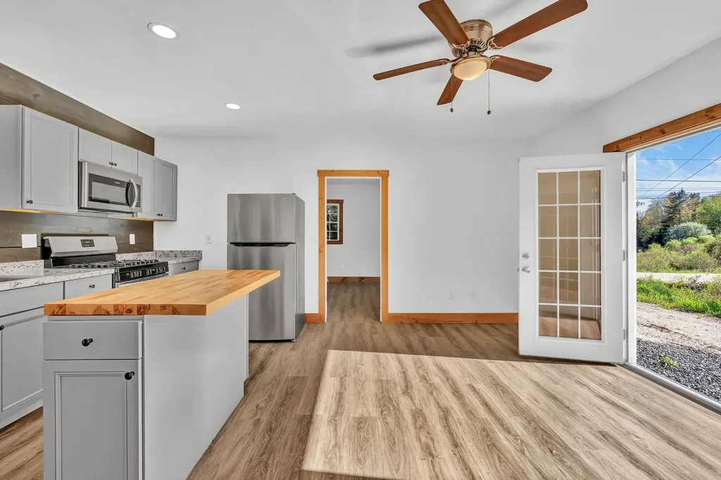 727 N Bend Road Surry ME 04684