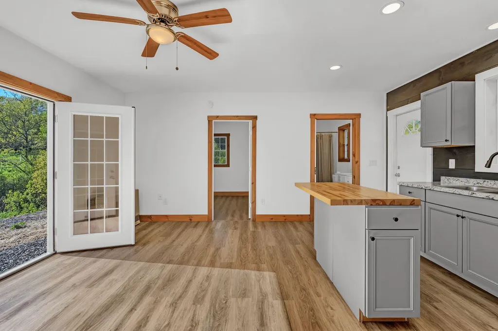 727 N Bend Road Surry ME 04684