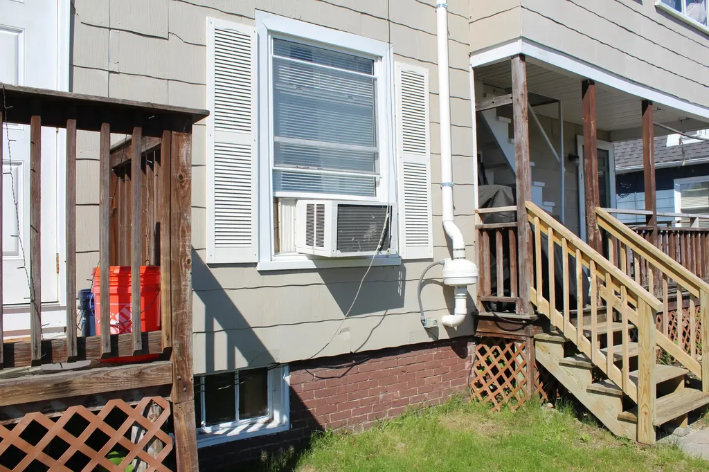7 Grove Street Auburn ME 04210