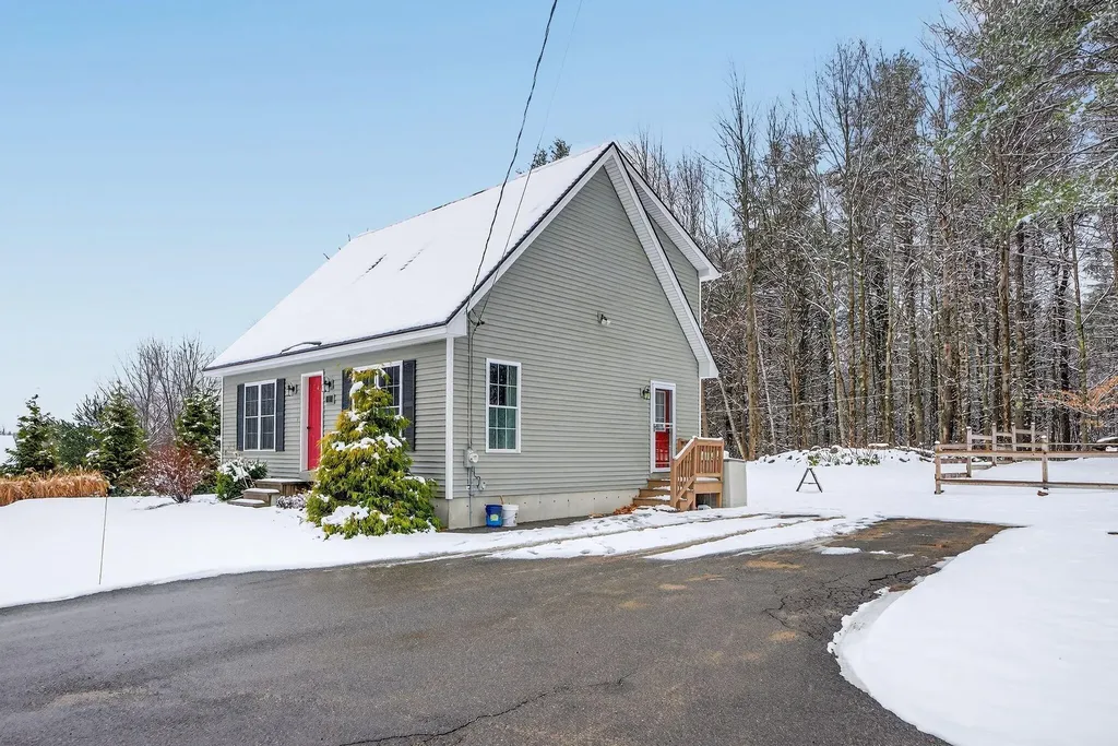 22 Poplar Hill Road Lebanon ME 04027