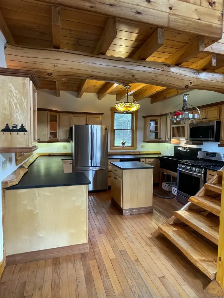 44 Holmes Lane Cushing ME 04563