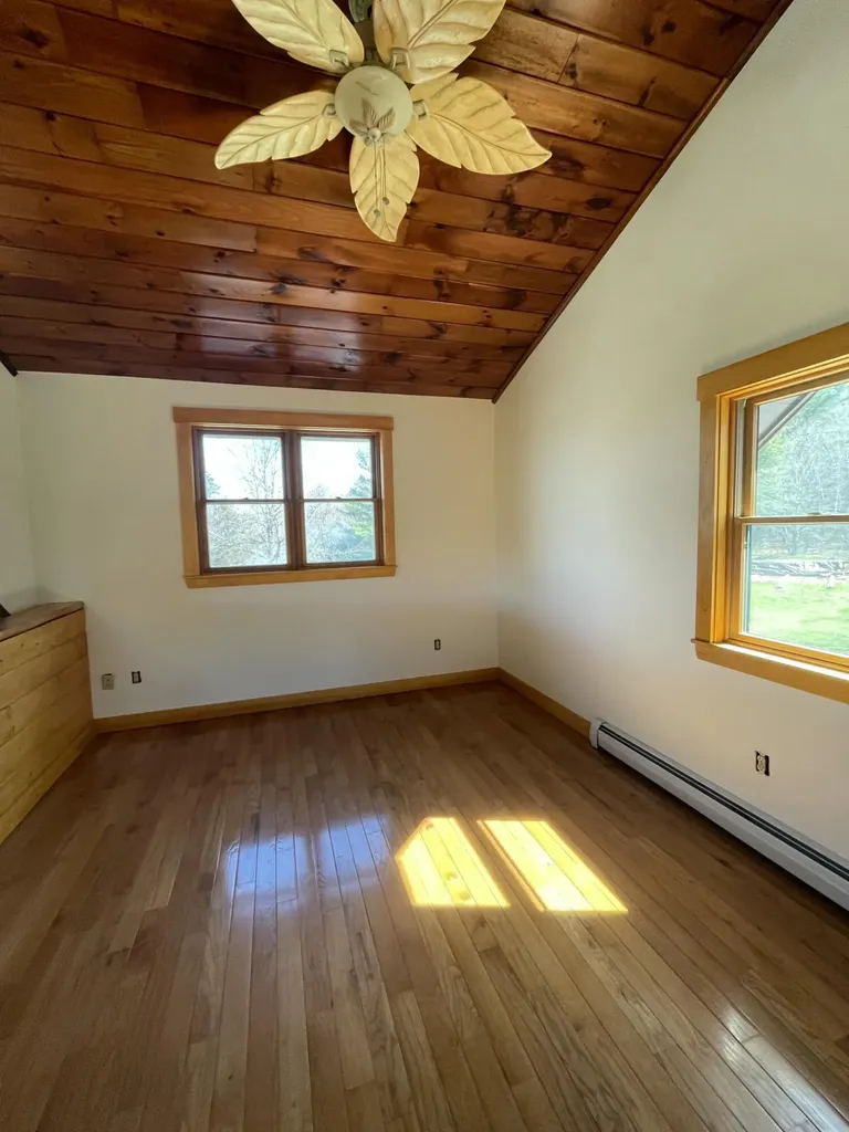 44 Holmes Lane Cushing ME 04563