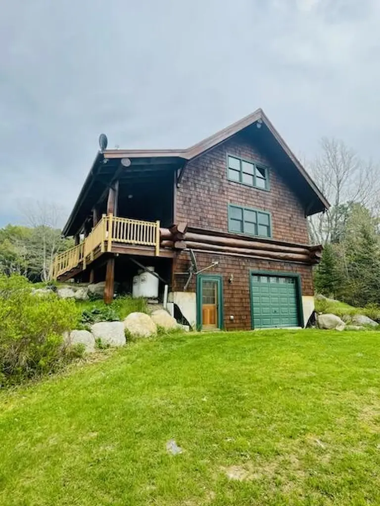 44 Holmes Lane Cushing ME 04563
