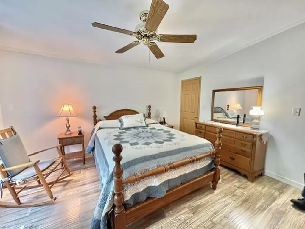 8 Windsor Drive Alfred ME 04002