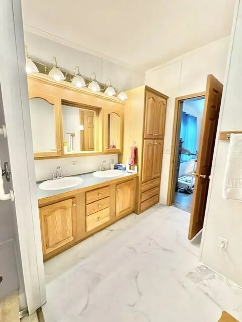8 Windsor Drive Alfred ME 04002