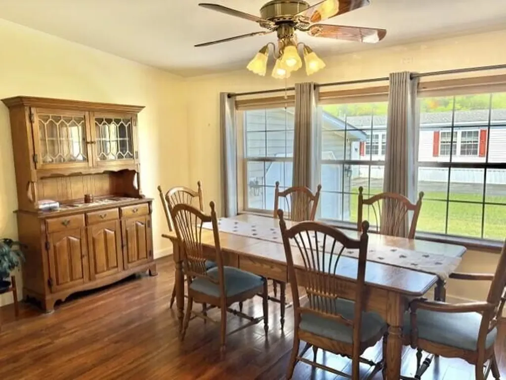 8 Windsor Drive Alfred ME 04002