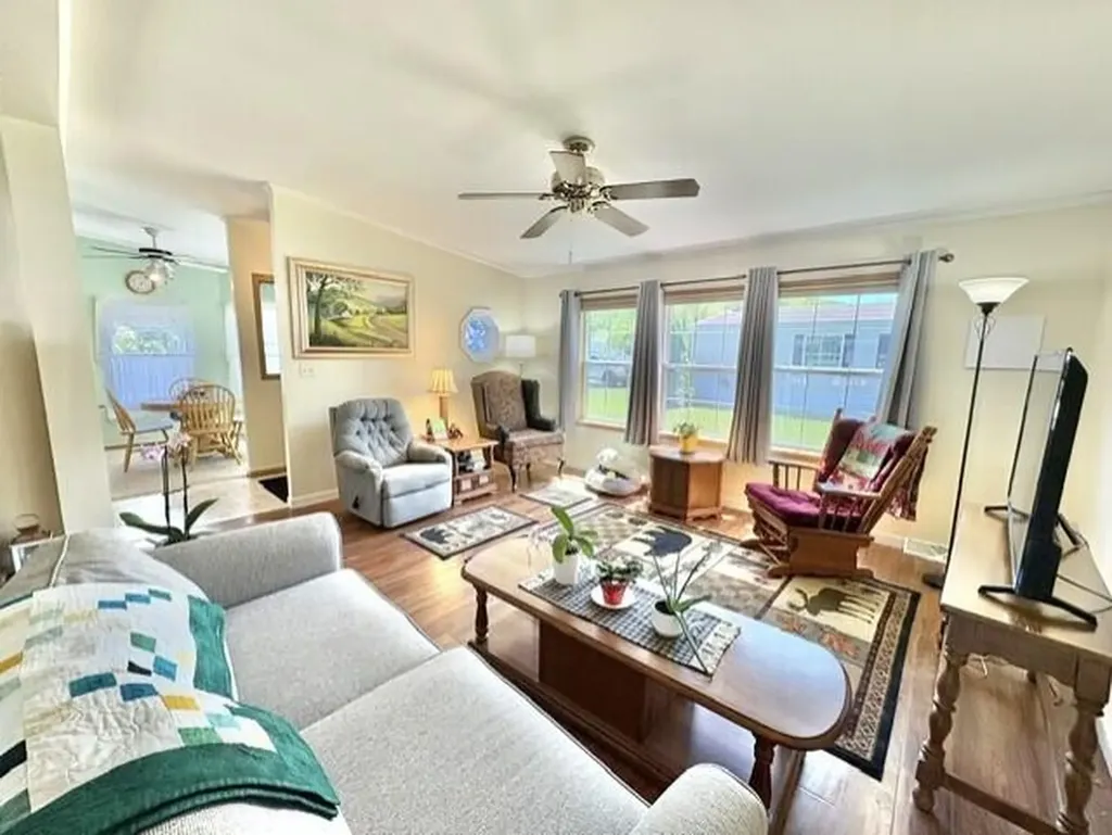 8 Windsor Drive Alfred ME 04002