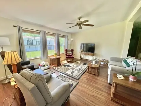 8 Windsor Drive Alfred ME 04002