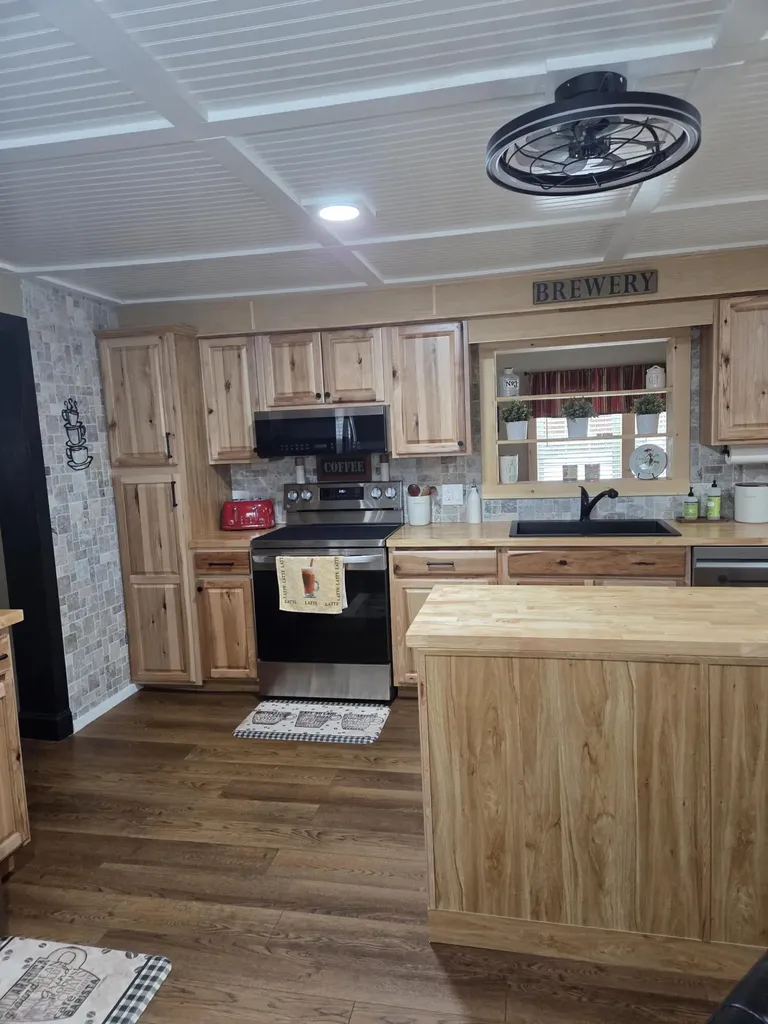 47 School Street Ashland ME 04732