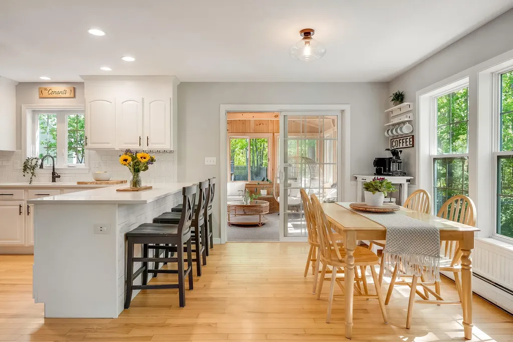 28 Woodbury Street Portland ME 04103