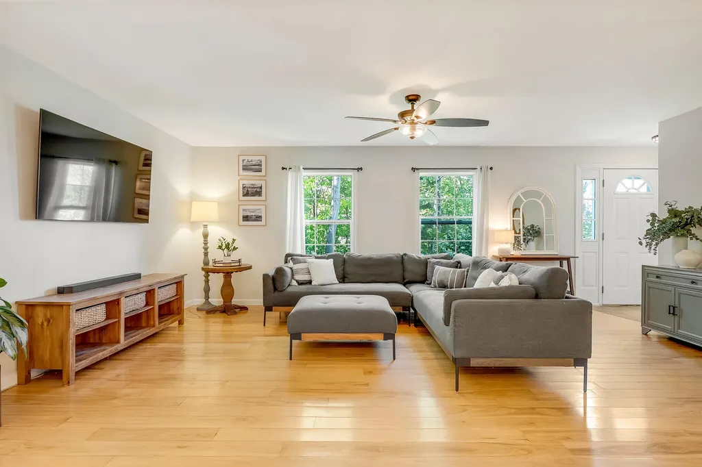 28 Woodbury Street Portland ME 04103