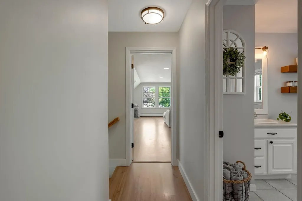 28 Woodbury Street Portland ME 04103