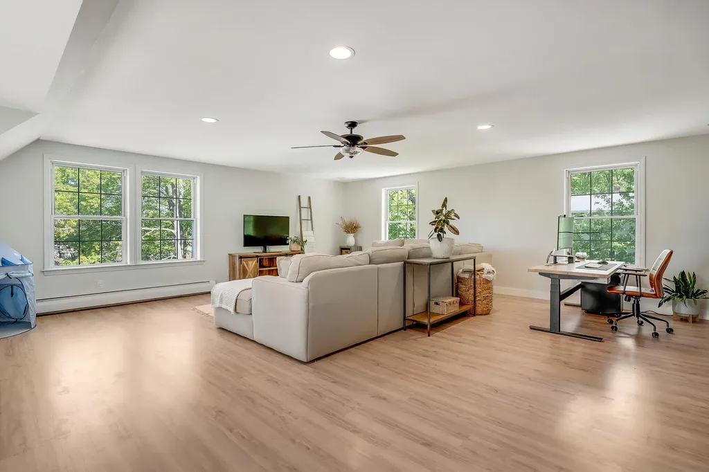 28 Woodbury Street Portland ME 04103