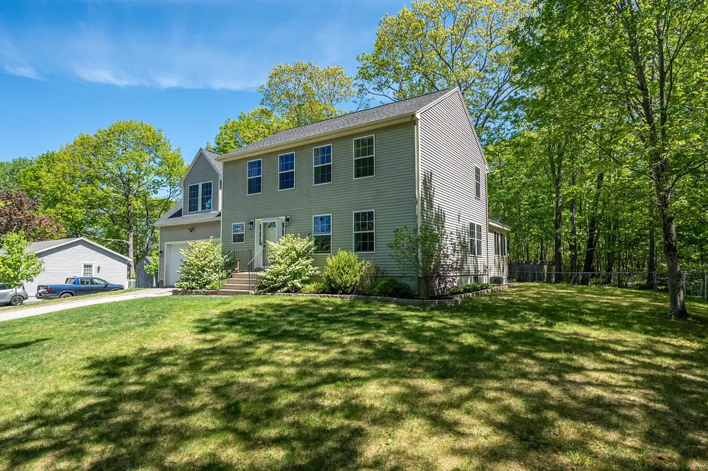28 Woodbury Street Portland ME 04103