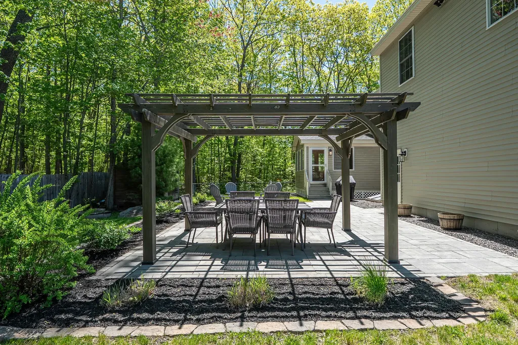 28 Woodbury Street Portland ME 04103